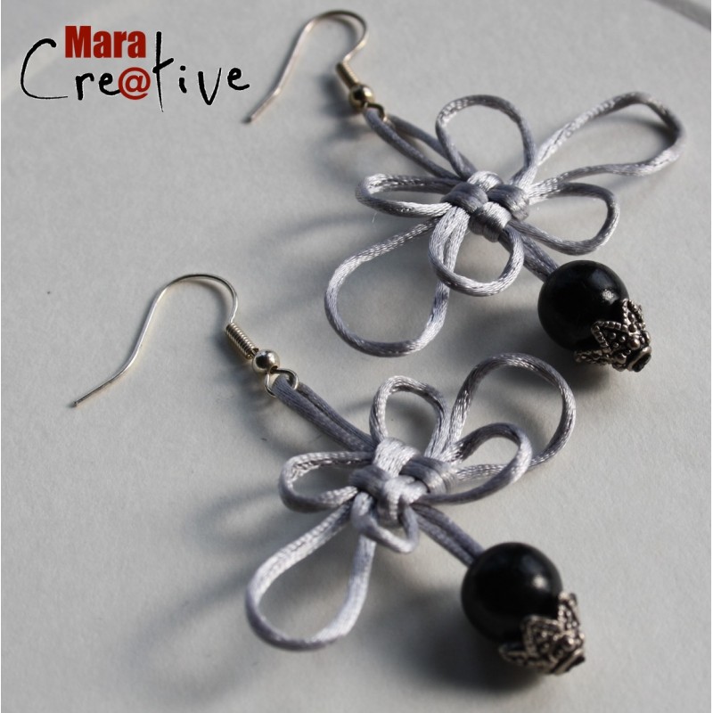 Boucles d'oreille noeuds chinois