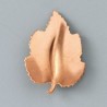 Pendentif feuille gravée