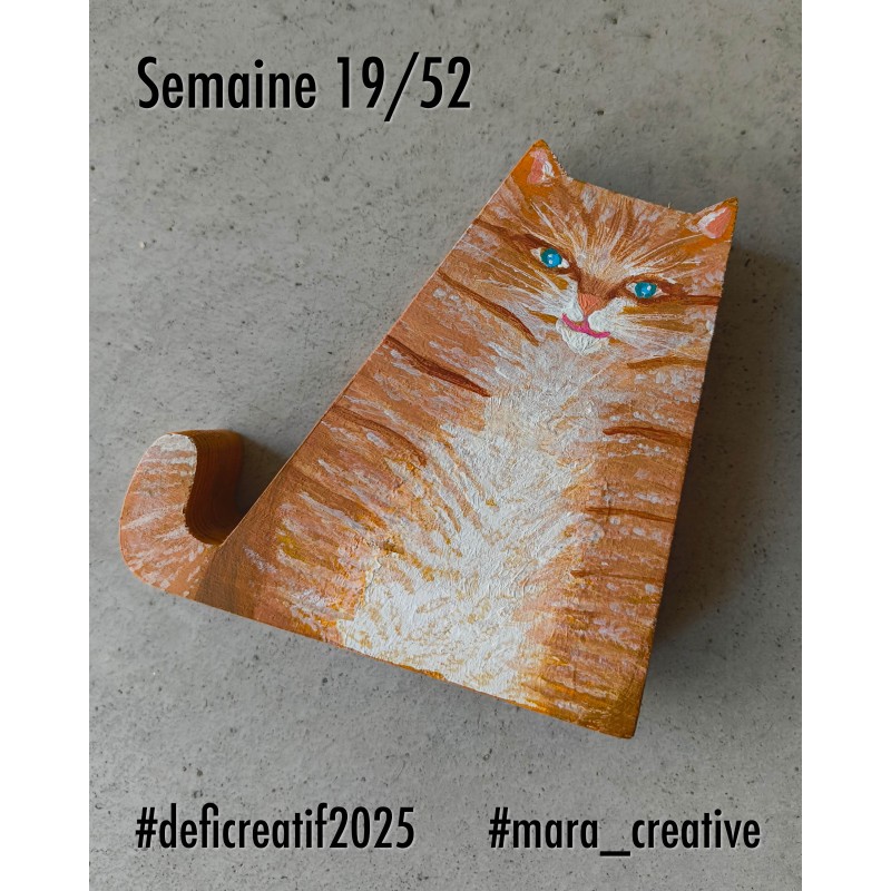 Création: Chat porte téléphone